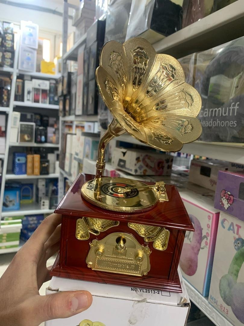 Phonographe trompette dorée et boîte à Bijoux Décorative – صندوق موسيقي - الصورة 3
