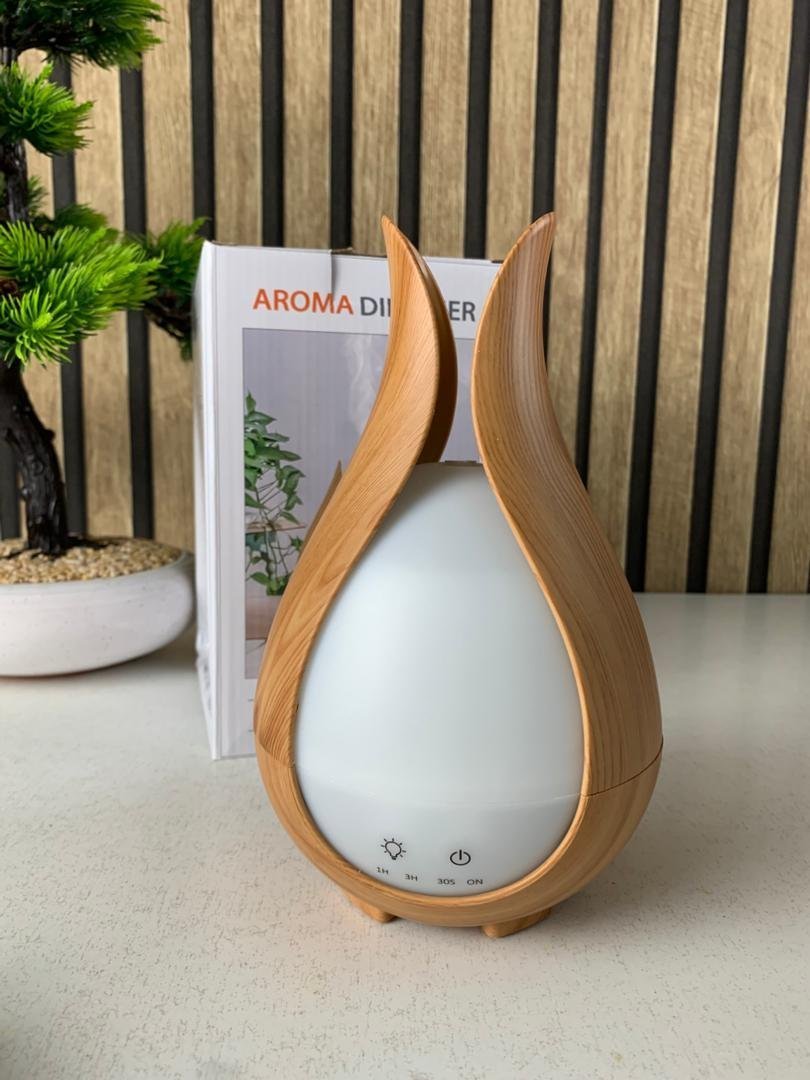 Humidificateur à Grain de Bois 200ml avec 7 Lumières de Couleur – معطر جو في الغرف - الصورة 2