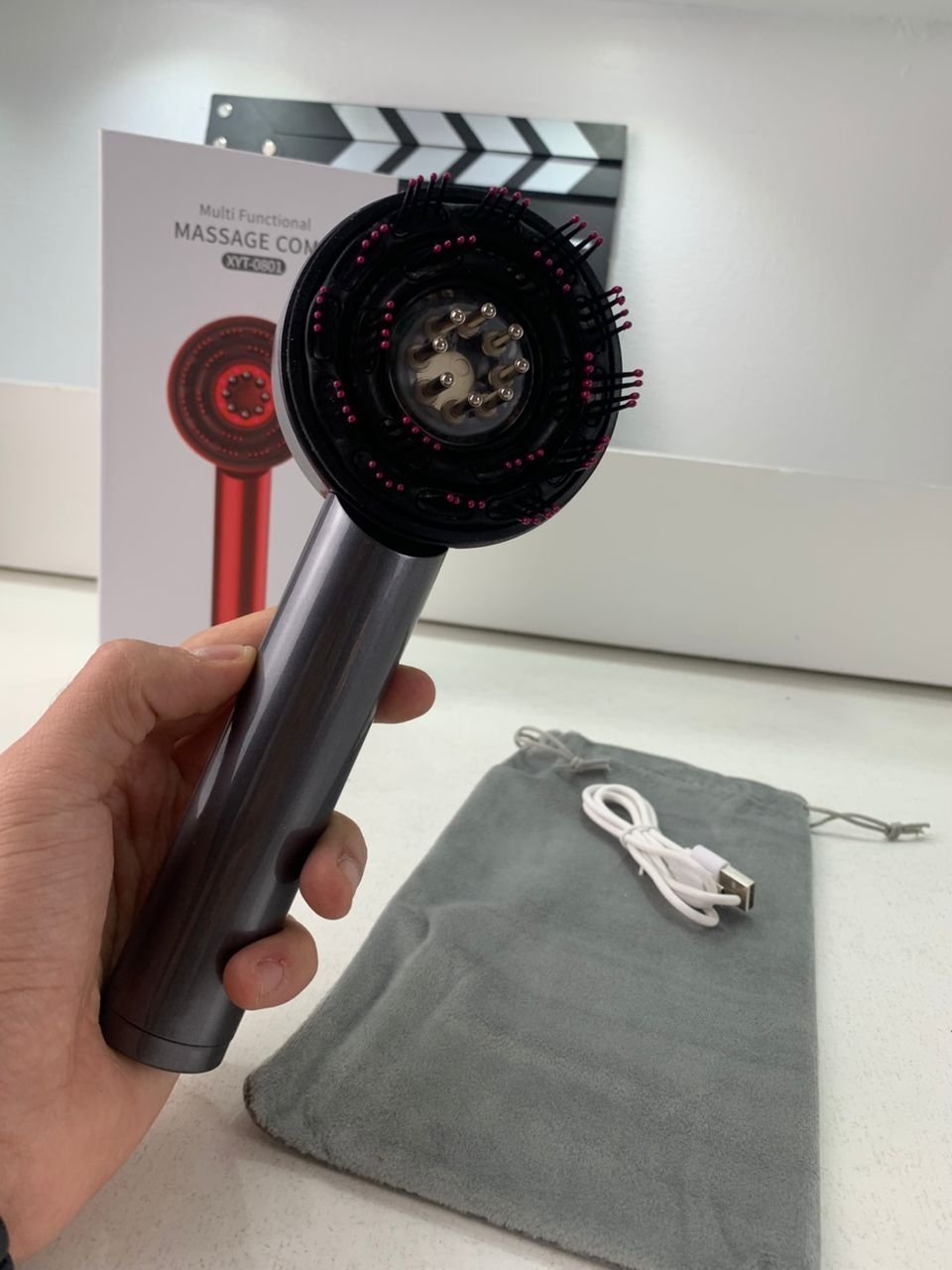 Brosse de massage électrique et applicateur d’huile pour cuir chevelu – فرشاة العناية بفروة الرأس - الصورة 4