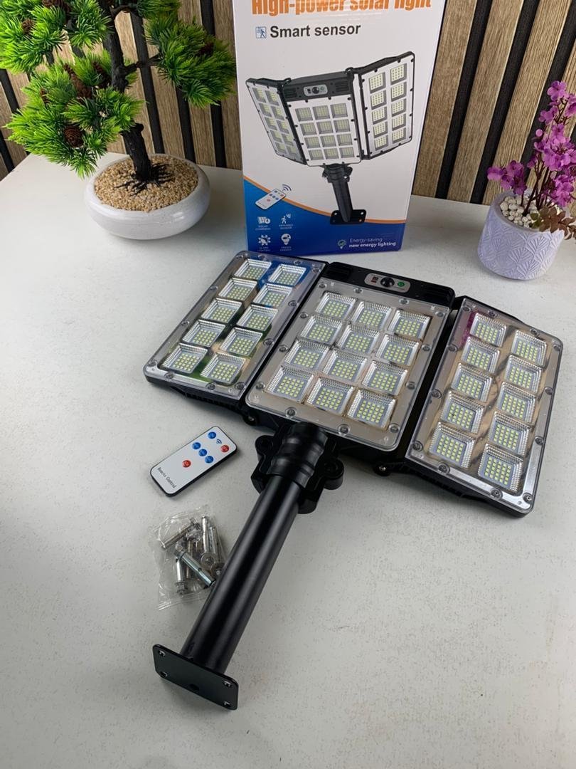 Lampes Solaires Extérieure Super lumineuse avec 3 Panneaux 800LED et Télécommande – مصباح خارجي بالطاقة الشمسية مع يد تحكم - الصورة 3