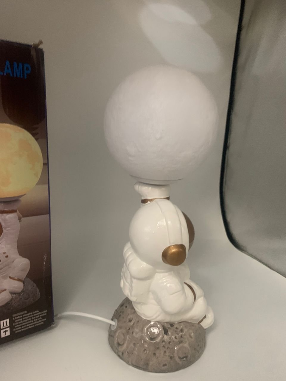 Veilleuse Astronaute et Lampe de Table en Céramique - الصورة 4