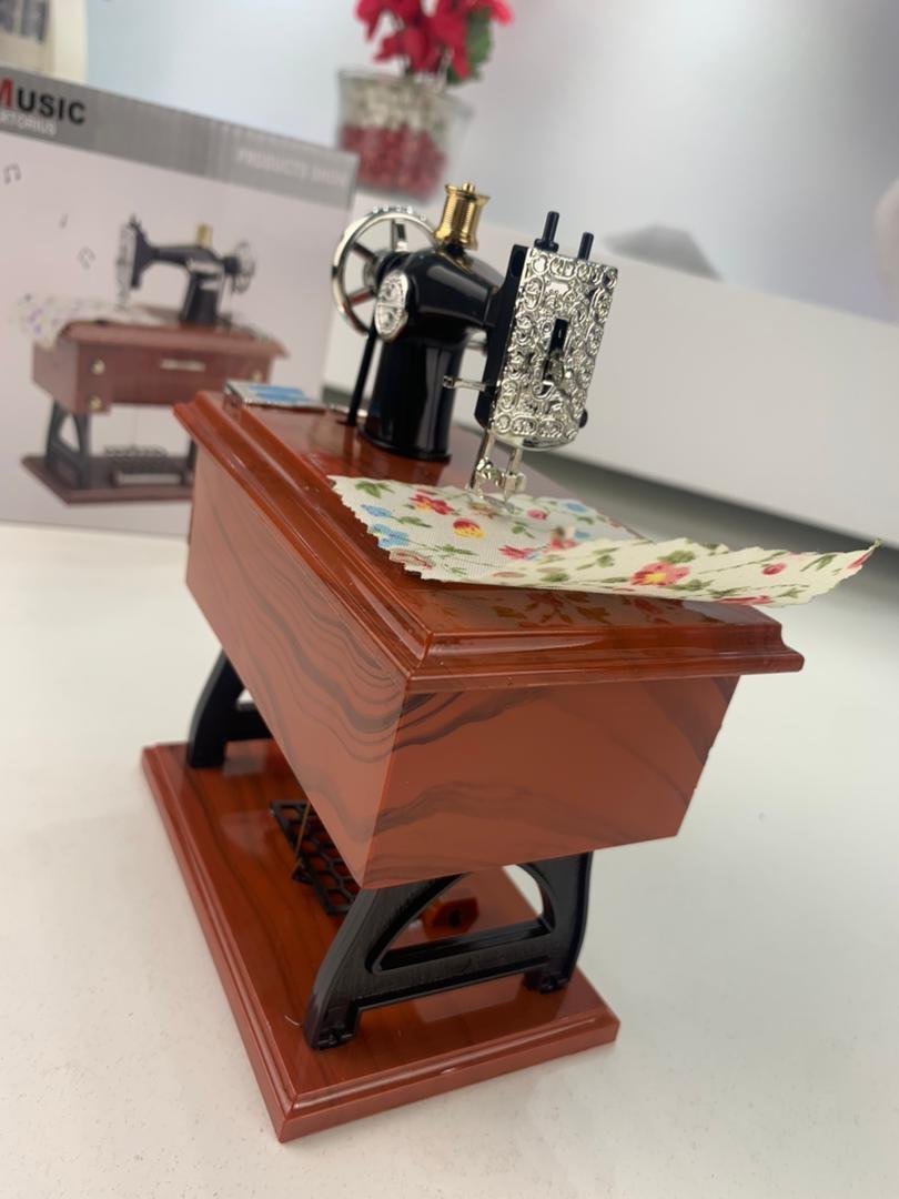 Boîte à Musique Miniature Machine à Coudre – ماكينة خياطة موسيقية - الصورة 2
