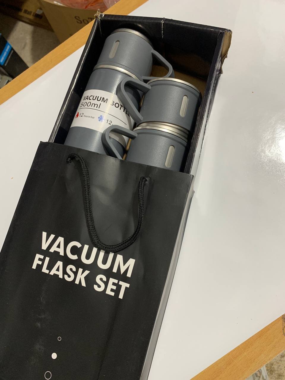 Ensemble Thermos avec 3 tasses thermique 500ml en acier inoxydable - الصورة 3