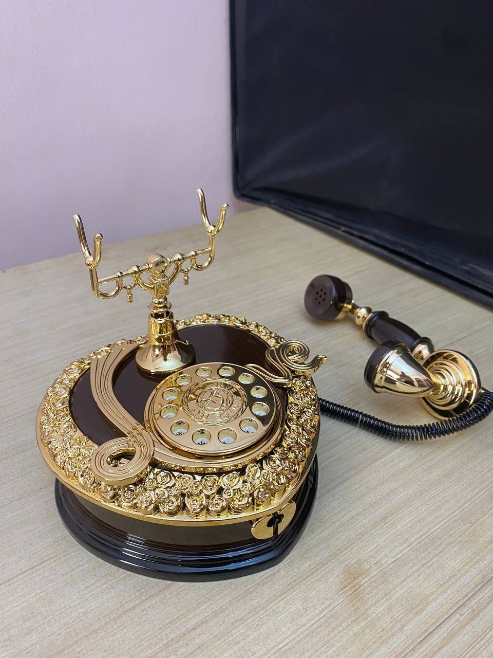 Boîte à musique créative en forme de cœur téléphone vintage décoration pour maison - الصورة 3