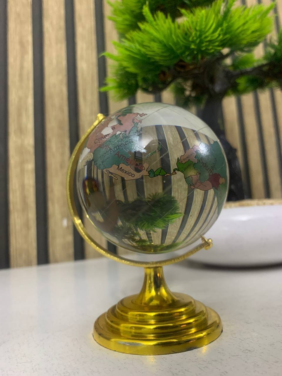 Globe en cristal décoratif rotatif parfait pour un bureau - كرة كريستالية بخريطة العالم - الصورة 4