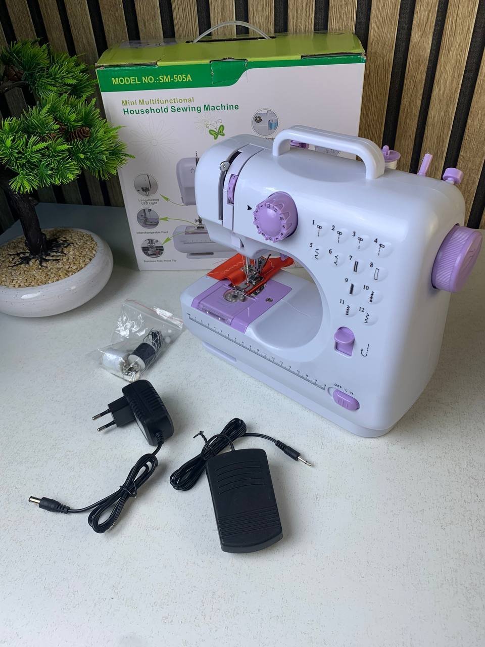 Machine à coudre portable 12 points 2 vitesses avec veilleuse LED et pédale - ماكينة خياطة محمولة - الصورة 2