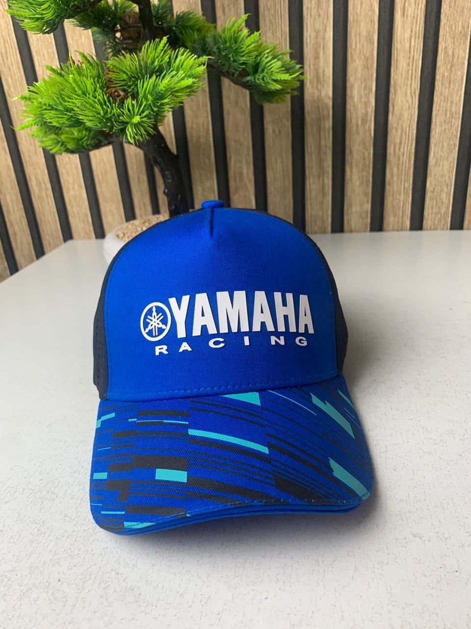 Casquette Yamaha Racing Bleu et Noire avec Filet Respirant Unisexe – قبعة رياضية جودة عالية - الصورة 3