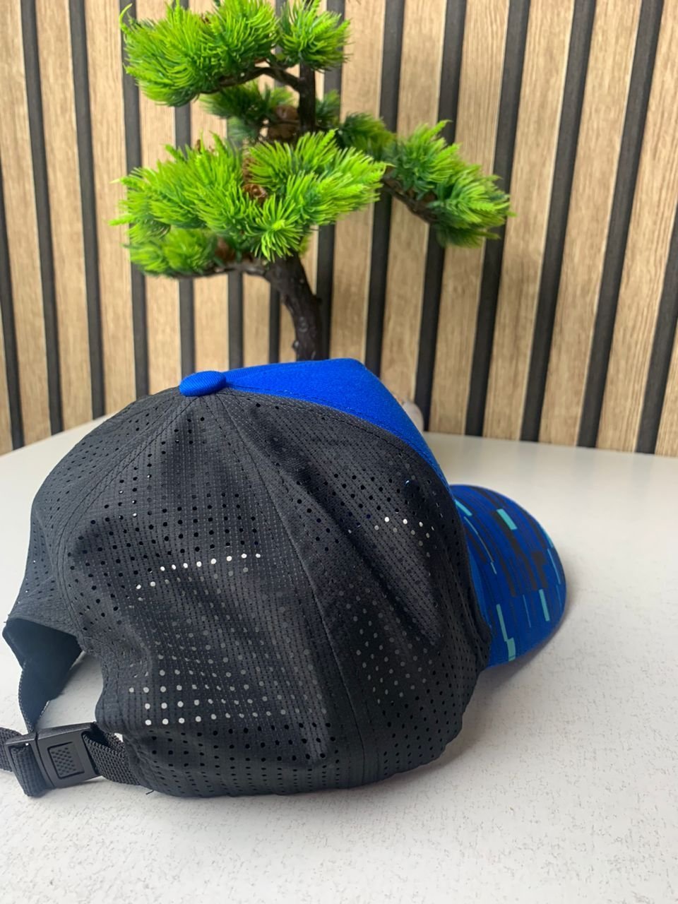 Casquette Yamaha Racing Bleu et Noire avec Filet Respirant Unisexe – قبعة رياضية جودة عالية - الصورة 4