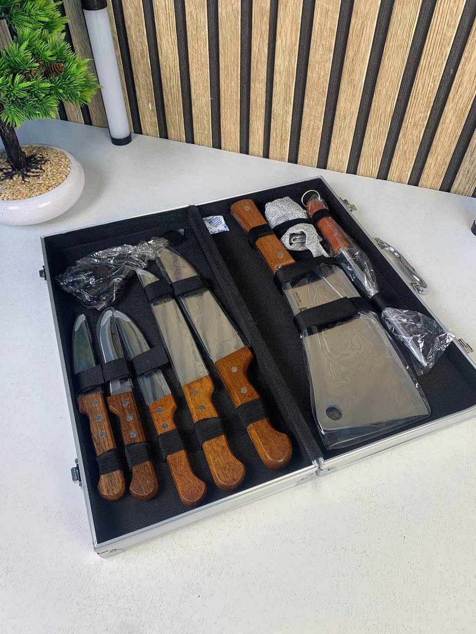⁦Coffret de Couteaux Professionnel avec Valise en Aluminium 9Pcs - طقم سكاكين الجزارة في حقيبة ألمنيوم صلبة⁩ - الصورة ⁦3⁩