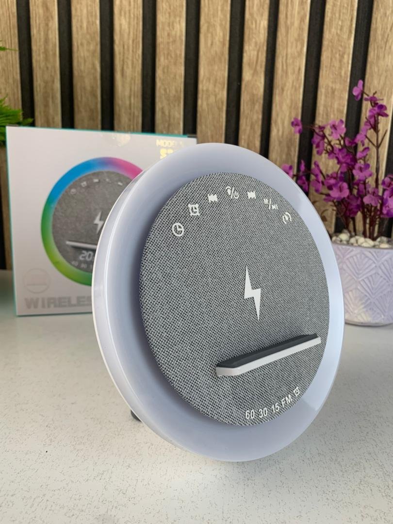 ⁦Haut-parleur et Lampe de Chevet avec Lumière d’ambiance RGB et Chargeur Induction 15W – مكبر صوت وشاحن لاسلكي مع إضاءة ملونة⁩ - الصورة ⁦3⁩