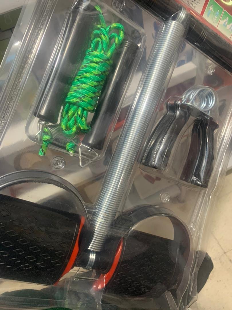 Kit Sportif 3en1 Corde à Sauter , Poignet et Appareil pour Abdos - الصورة 2