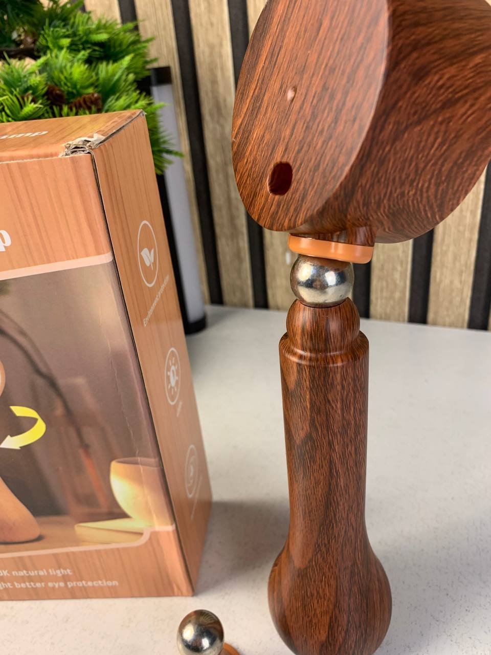 ⁦Lampe LED Motif en bois portable sans fil rechargeable à interrupteur tactile 4000K - مصباح مكتب يعمل باللمس⁩ - الصورة ⁦11⁩