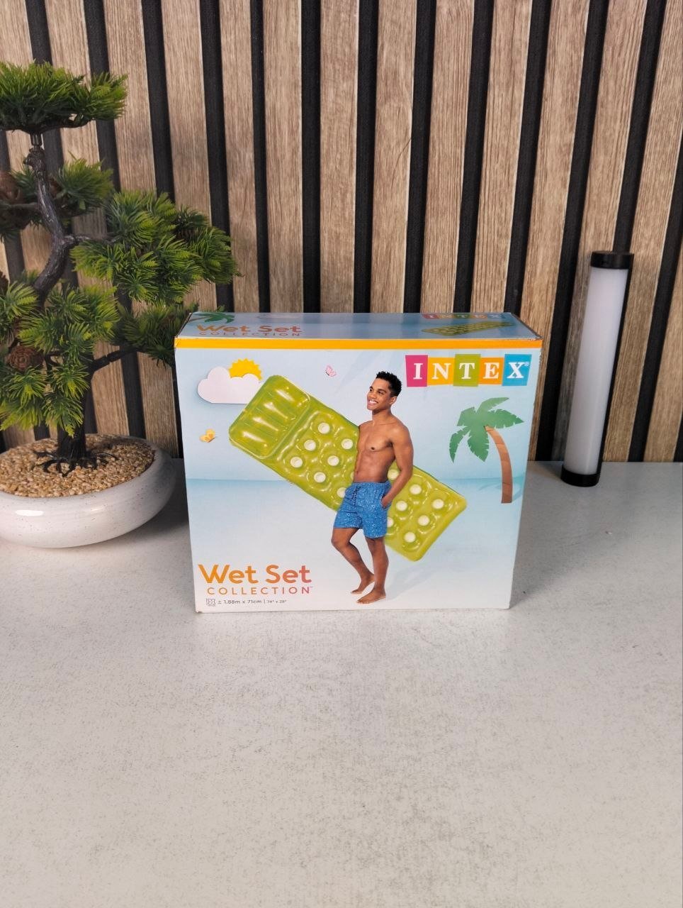 ⁦Matelas Gonflable de Piscine Intex 58890EU Avec Oreiller et Porte-Gobelets - عوامة المسبح الهوائية الفاخرة مع مسند رأس وحامل أكواب من إنتكس⁩ - الصورة ⁦2⁩
