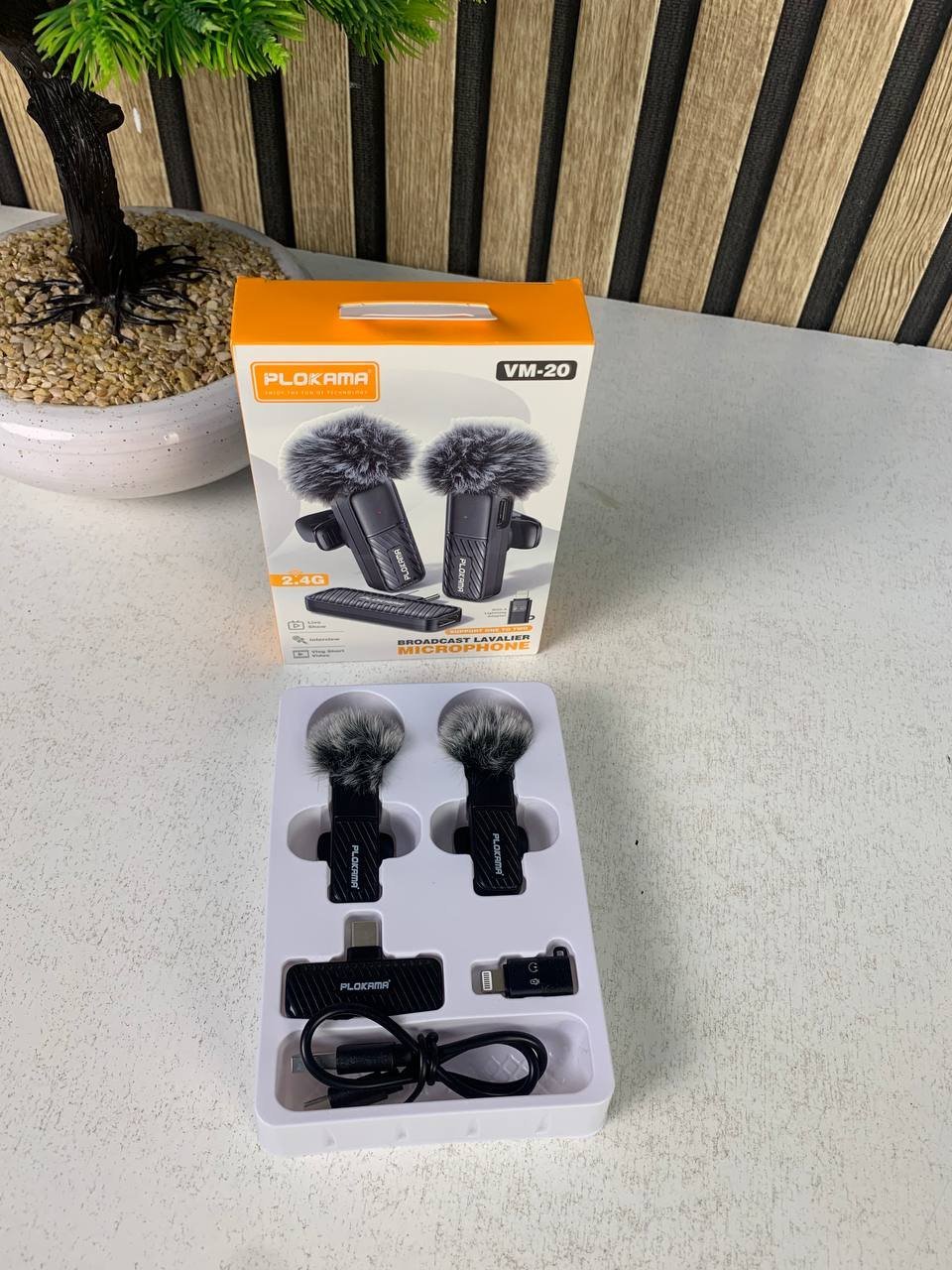 ⁦Microphone cravate sans fil Plokama VM-20 2,4 GHz - ارتقِ بصوتك إلى المستوى الاحترافي مع ميكروفون اللاسلكي المزدوج⁩ - الصورة ⁦10⁩