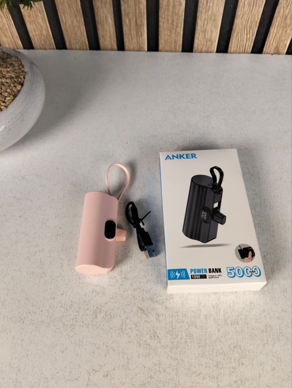⁦Mini Power Bank Portable Anker 10W 5000mAh avec Connecteur Direct - باور بانك مصغر ومحمول⁩ - الصورة ⁦2⁩