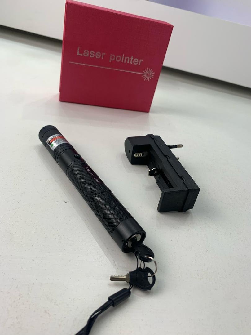 ⁦Pointeur Laser Puissant Multifonctions 2000 Mètres - مصباح ليزر قوي للمسافات الطويلة متعدد الوظائف⁩ - الصورة ⁦2⁩