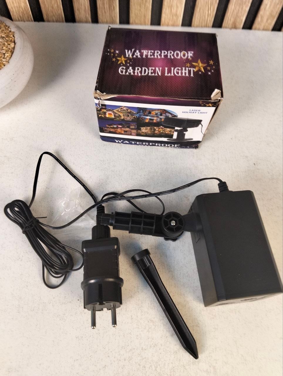 ⁦Projecteur Laser Décoratif Extérieur et Intérieur Éclairage Festif - جهاز عرض ليزر ديكور منزلي وللحدائق للاحتفالات⁩ - الصورة ⁦3⁩