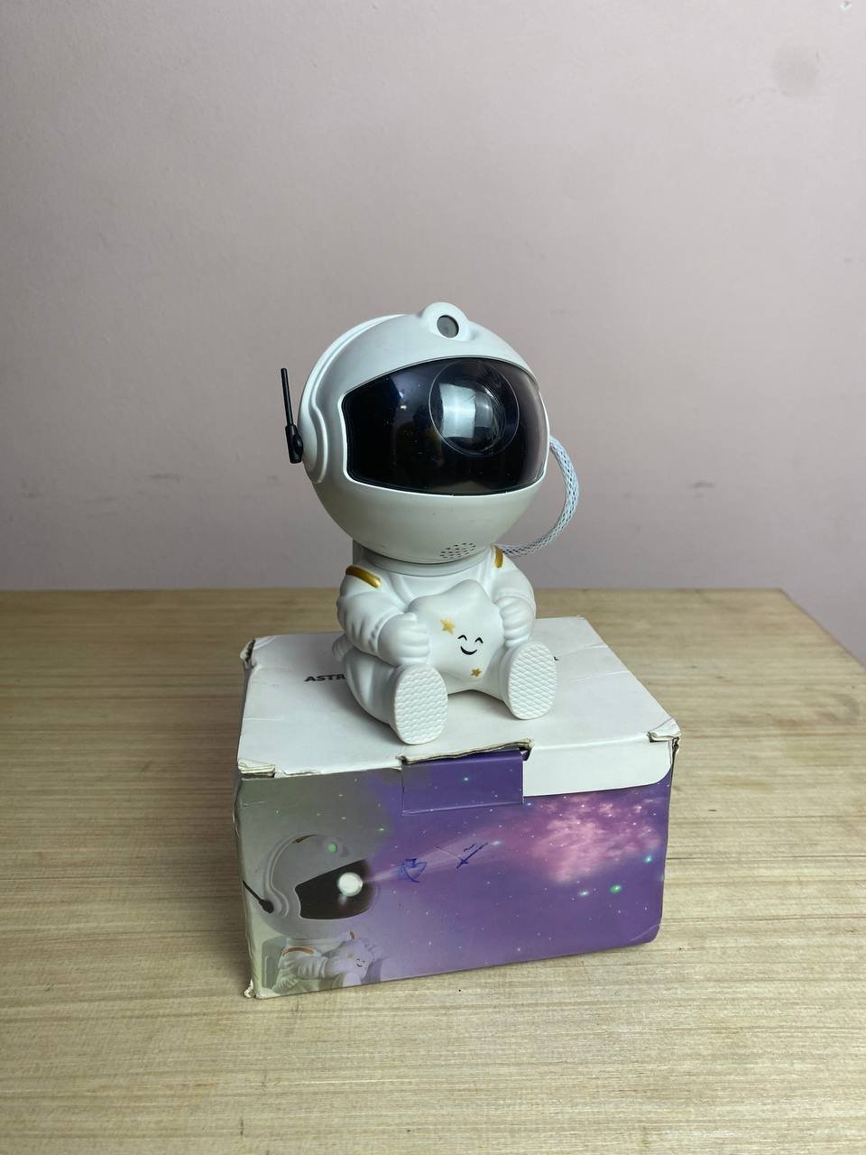 ⁦Projecteur LED Astronome Galaxy atmosphère étoilée, veilleuse LED pour chambre à coucher - مصباح رائد الفضاء⁩ - الصورة ⁦8⁩