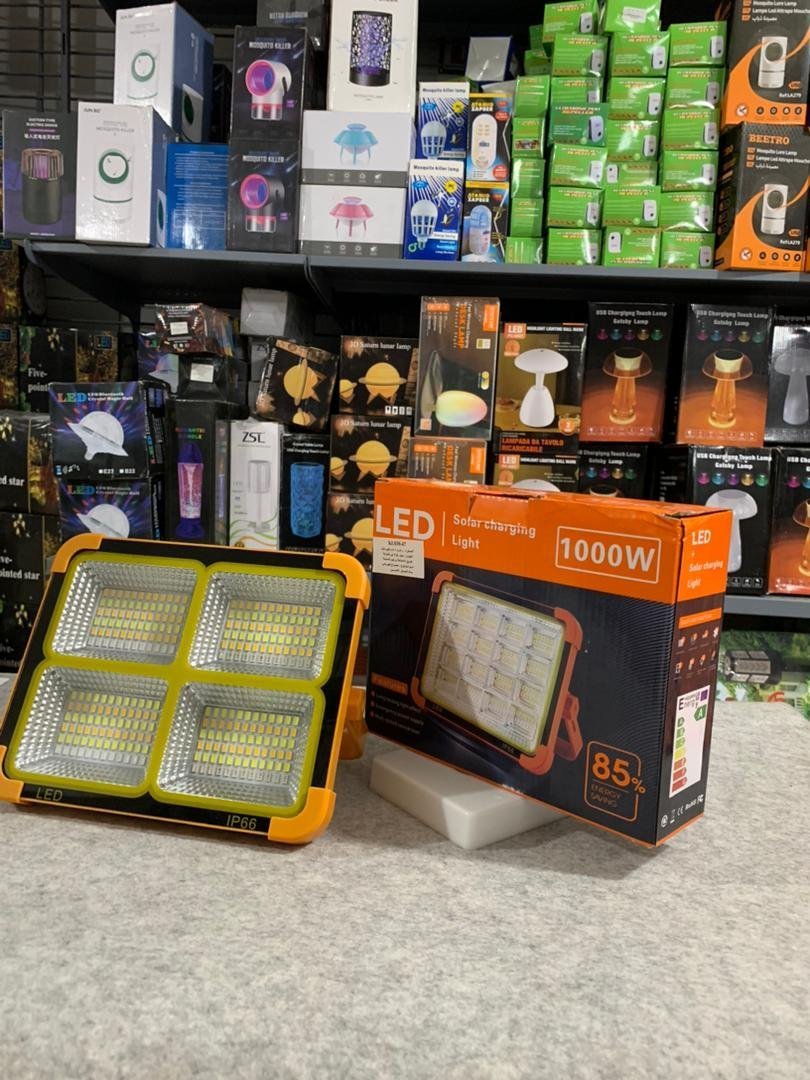 Projecteur Solaire étanche Rechargeable 4 modes Déclairage Power-Bank 1000W - الصورة 12
