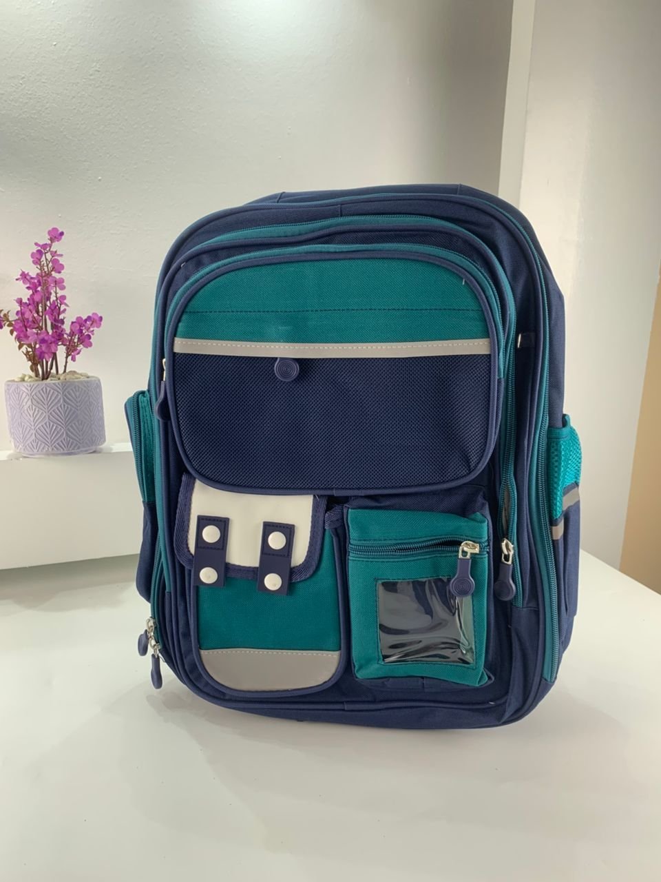 ⁦Sac à Dos Enfant pour École primaire de Haute Qualité Bleu et Vert – حقيبة ظهر مدرسية للأطفال أزرق وأخضر⁩ - الصورة ⁦2⁩