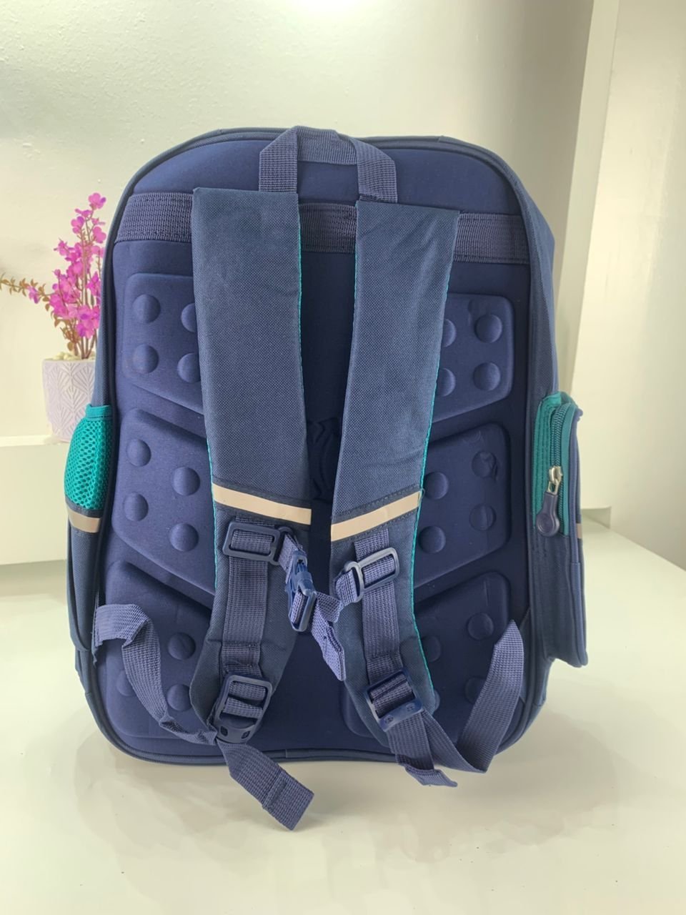 ⁦Sac à Dos Enfant pour École primaire de Haute Qualité Bleu et Vert – حقيبة ظهر مدرسية للأطفال أزرق وأخضر⁩ - الصورة ⁦3⁩