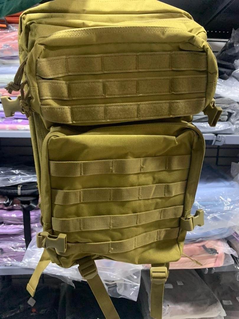 Sac à dos tactique 50L imperméable pour Randonnée , voyage, alpinisme, + Matelas pliable Cadeau - الصورة 2