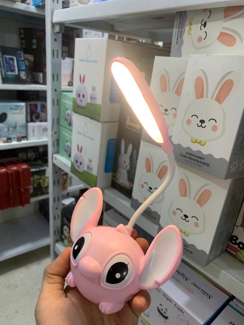 Stitch Lampe de Bureau et Veilleuse Ambiante pour Enfants avec Taille-crayon - الصورة 2