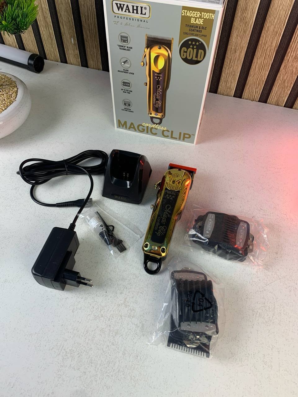 ⁦Tondeuse Wahl Magic Clip Gold Cordless Clipper - ماكينة حلاقة الشعر اللاسلكية⁩ - الصورة ⁦10⁩