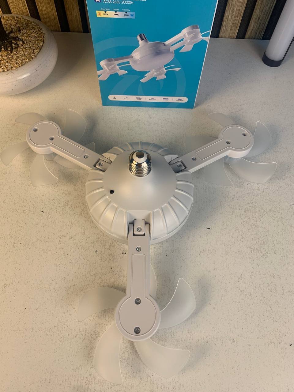 Ventilateur de Plafond LED Style Drone avec Télécommande - مصباح ومروحة السقف الذكية بتصميم درون - الصورة 3