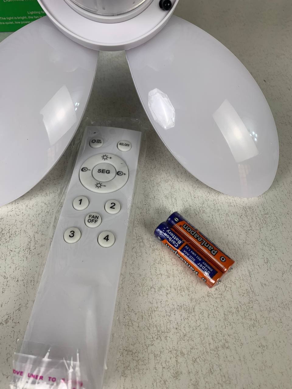 ⁦Ventilateur de Plafond Lumineux à Douille avec Télécommande - مروحة السقف الذكية 2 في 1 مع إضاءة قوية بقاعدة⁩ - الصورة ⁦13⁩