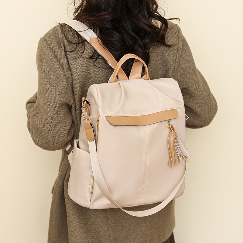 ⁦Sac à Dos Femme Élégant et Tendance Style Chic Couleur Beige SACKDS26BG - حقيبة ظهر نسائية عصرية بتصميم أنيق متعددة الاستخدامات⁩ - الصورة ⁦2⁩