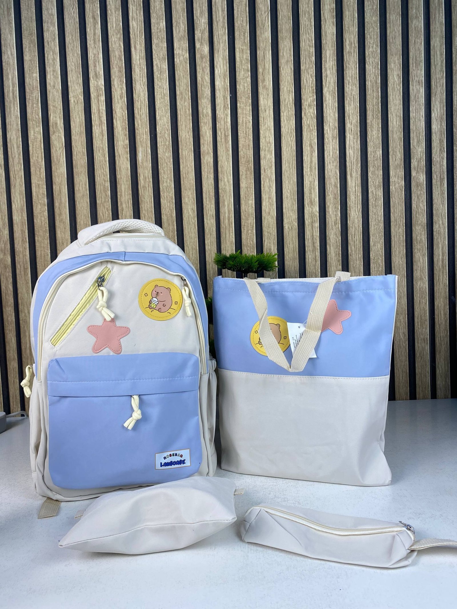 ⁦Sac à Dos Multifonctionnel Kawaii Grand Volume Imperméable et Résistant 4Pcs Bleu et Beige SACKDS02B - حقيبة ظهر بعدة قطع بتصميم كاوايي⁩ - الصورة ⁦2⁩