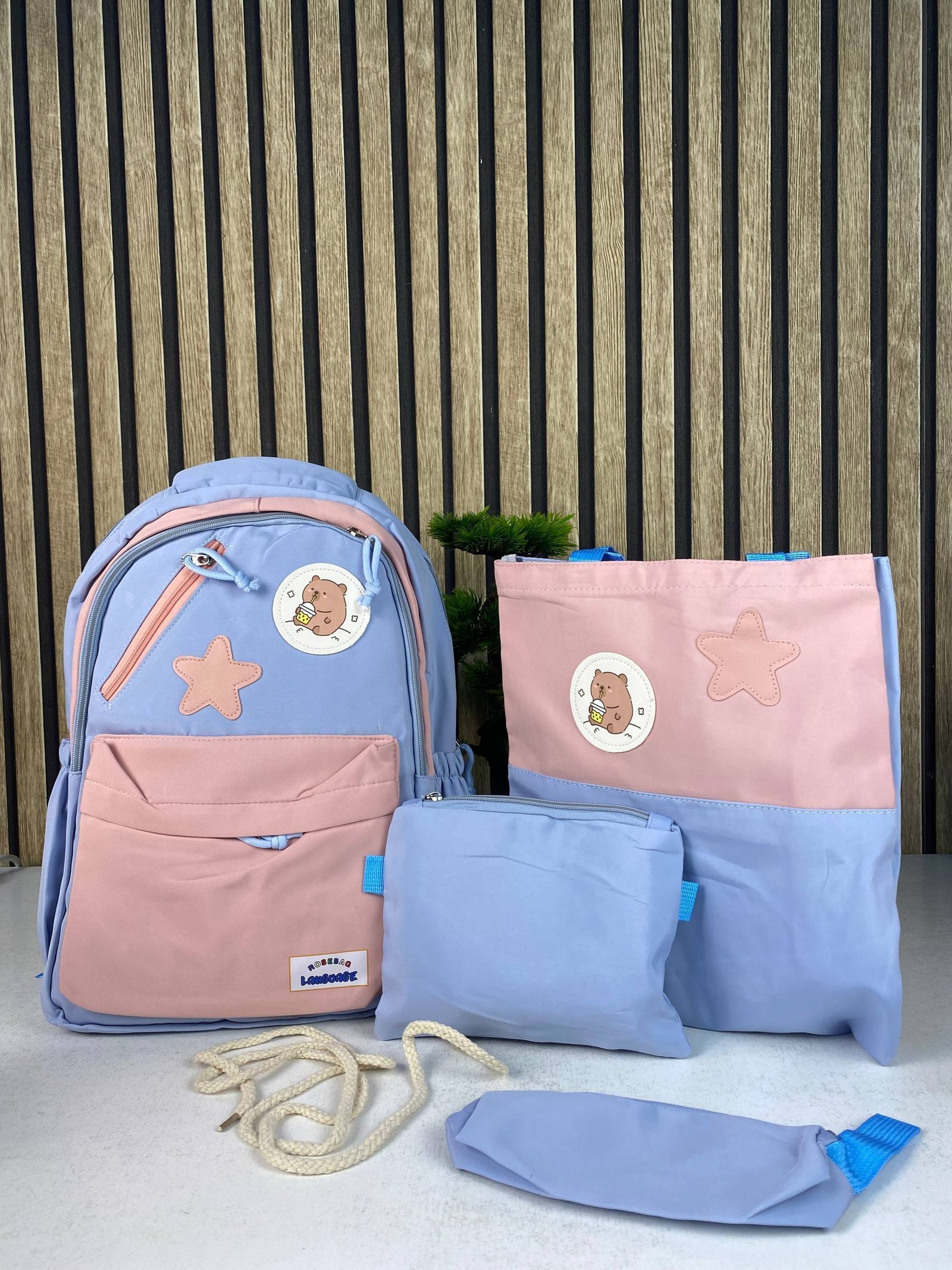 ⁦Sac à Dos Multifonctionnel Kawaii Grand Volume Imperméable et Résistant 4Pcs Bleu et Rose SACKDS02BRS - حقيبة ظهر بعدة قطع بتصميم كاوايي⁩ - الصورة ⁦2⁩
