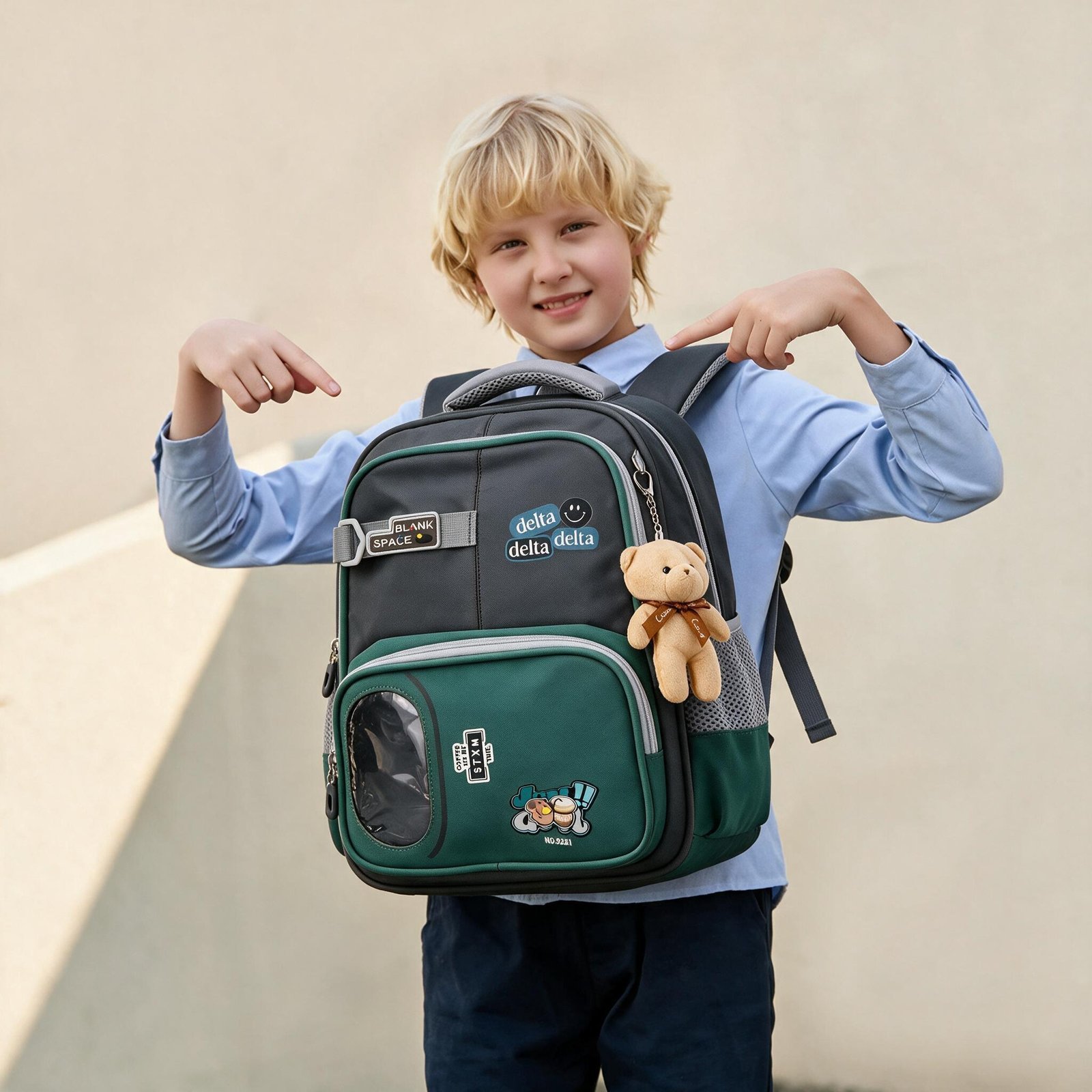 Sac à Dos Scolaire Delta Design Ergonomique avec Trousse et Pendentif Ours Inclus Gris SACKDS35GR - حقيبة ظهر مدرسية عصرية مع مقلمة مدمجة - الصورة 2